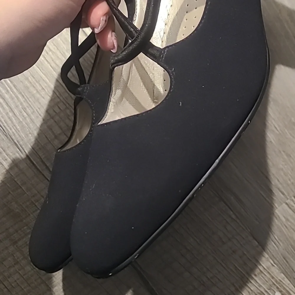 EUC Trotters Jamie Cross-Strap Pumps Ballroom Dancing Women's Sz 9M